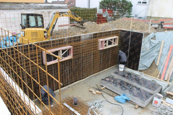 Wandbewehrung und Schalung